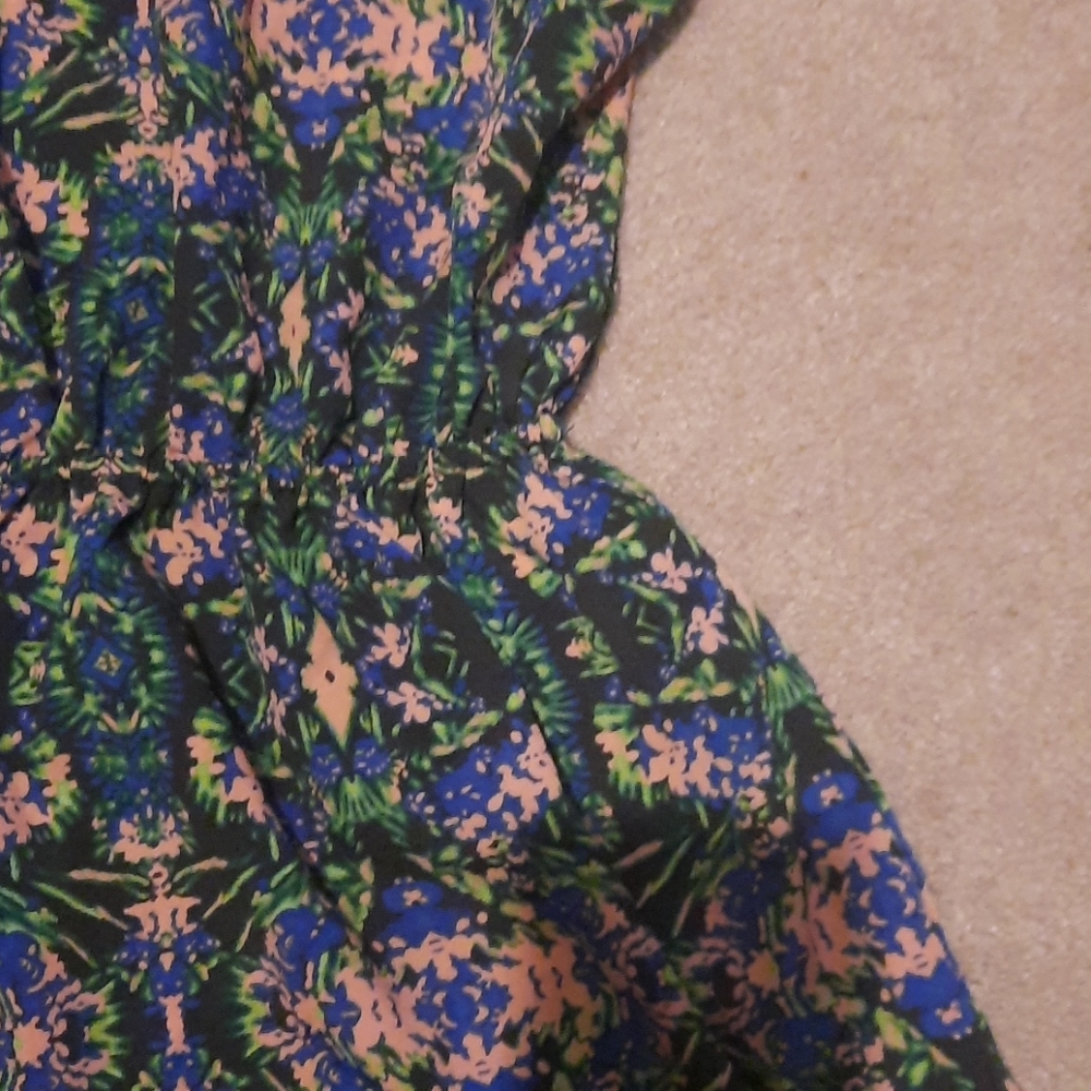 Dress - Picture 4 of 6